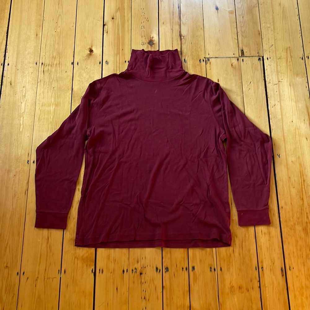 Men’s red/maroon turtleneck